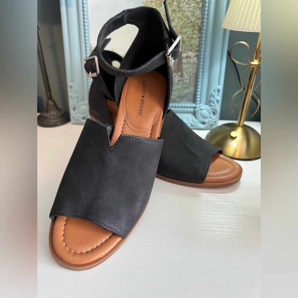 Lucky Brand Black Open-Toe Sandals with ankle buckle. Comfortable & versatile.